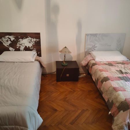 Casa - House Xavier Una Casa Famigliare , Dame Entra Solo Chi A Un Bel Cuore , Non'E Il L'Intero Alloggio Solo Stanze E Bagno Διαμέρισμα Τορίνο Εξωτερικό φωτογραφία